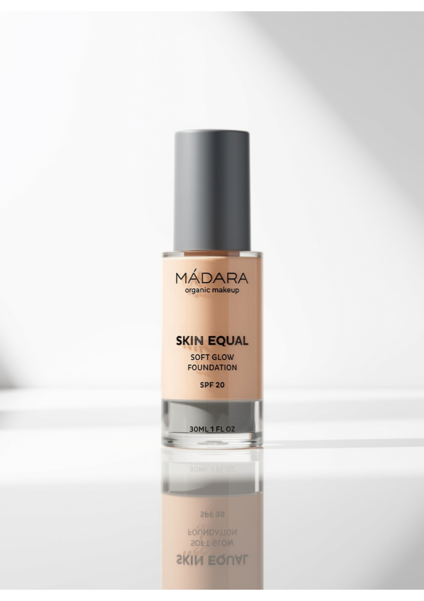 Skin Equal · Base de Maquillaje Brillo Suave FPS20 · 30 ml | Mádara