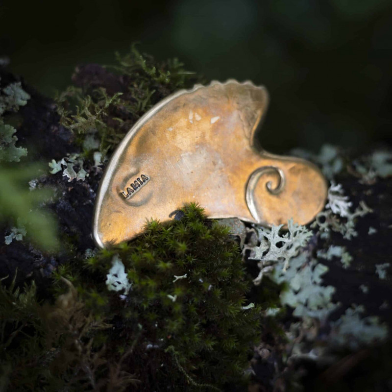 Gua Sha Joya de bronce ayurv&eacute;dico con estuche de madera